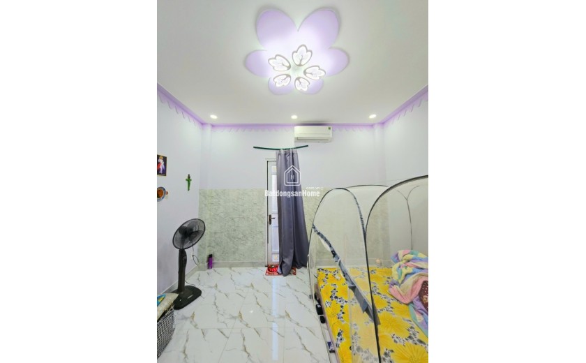 Bán nhà Đường Long Phước, Phường Long Phước, DT 50m2, 2 tầng, 2PN, SH, giá 3.65  tỷ.